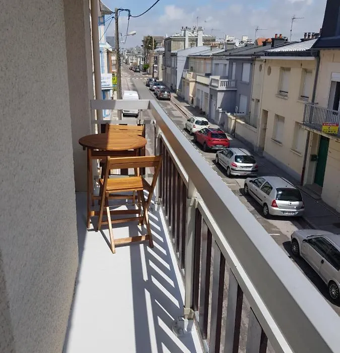 Apt JEANNE 100 m de la Plage av ventilateur au Calme Pte Cour-1