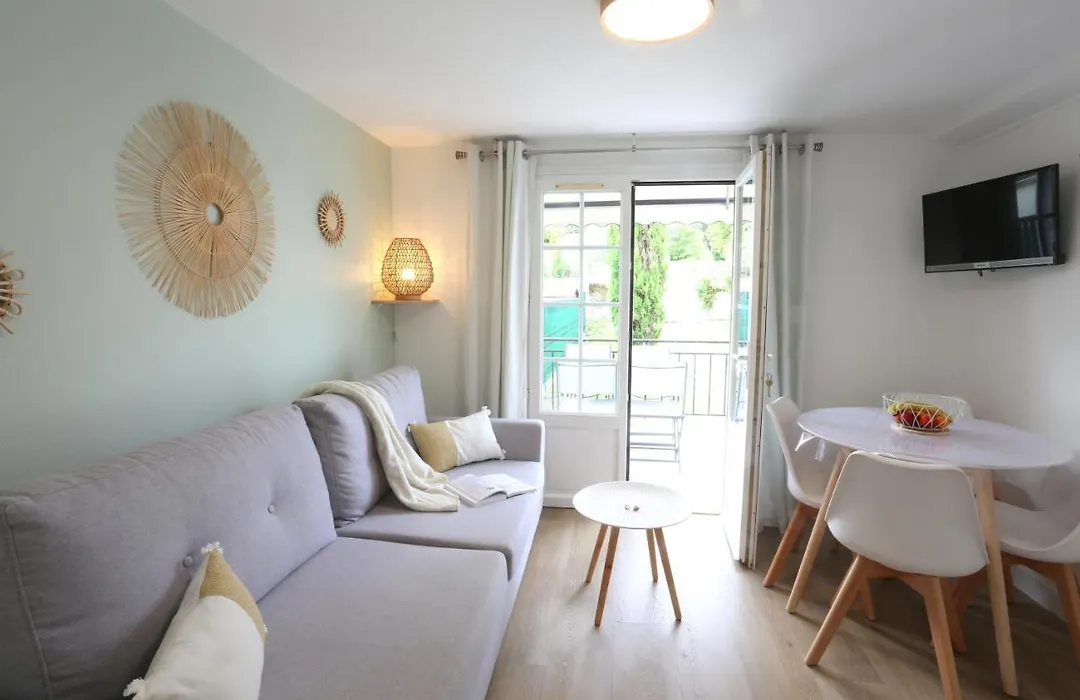 T2 avec terrasse / 10mn grande plage-1