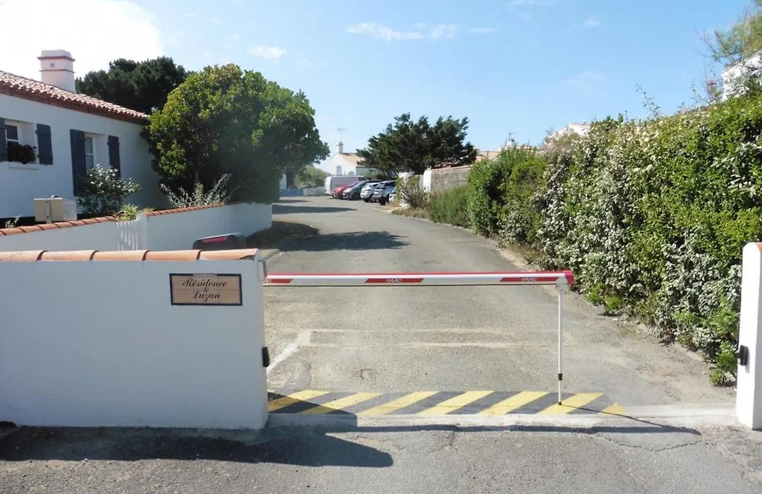 Studio Mezzanine A 200M Du Port Et De La Plage, Cour Privative, Parfait Pour 3 Personnes - Fr-1-224B-564-1