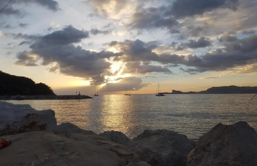 le petit Eden de la Madrague face à la Ciotat-1