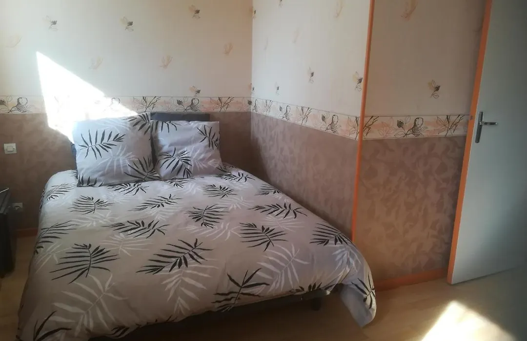 Chambre double avec WiFi châtellerault-1