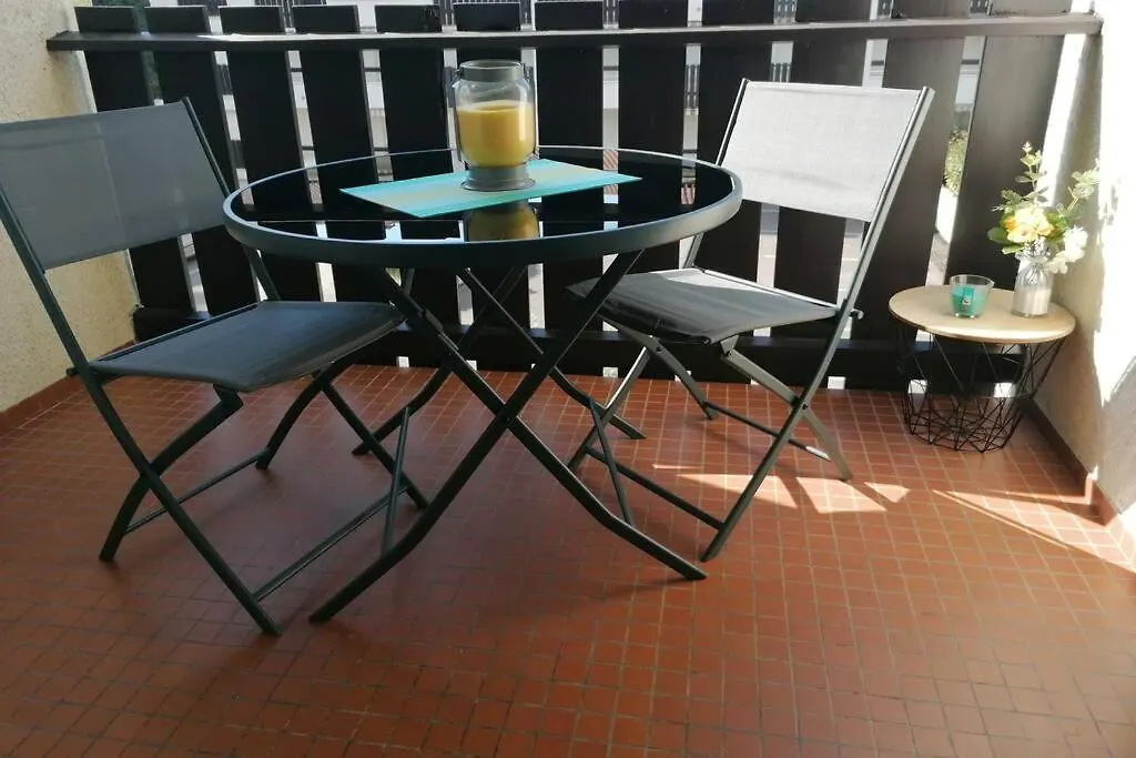 Agreable Studio Avec Terrasse A150M De La Plage-1