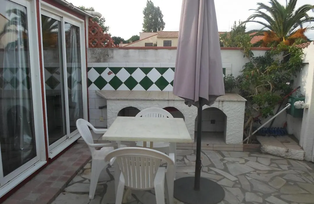 Coquet F2 Avec Petite Terrasse-1