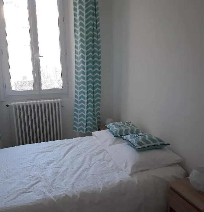 Le V Génie verdure climatisation et calme à deux pas des Halles de Sète-1