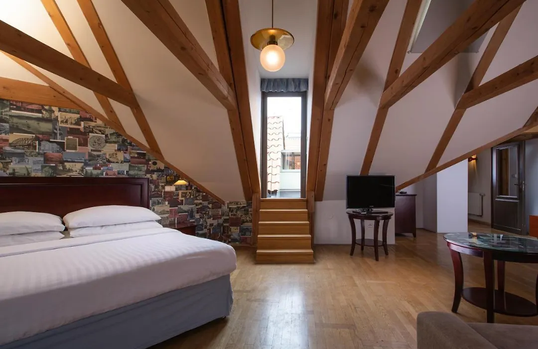 Charles Bridge Heritage Suites By Salvator Hotels-1