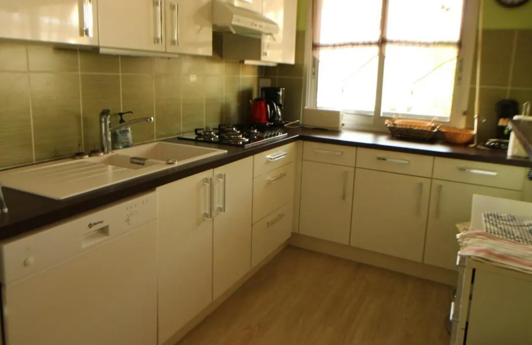 Appartement De 52 M² Avec Terrasse, Proche Plage, Centre-Ville Et Gare - Parking, Pour 3 Pers. - Fr-1-494-31-1