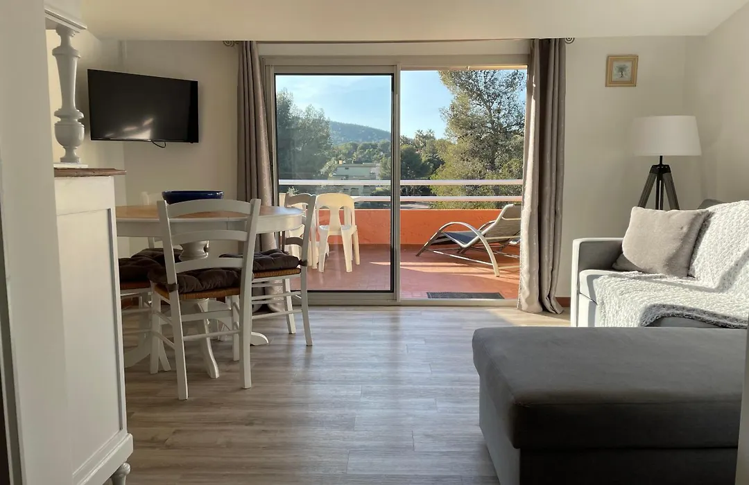 Appartement Bord de Mer La Faviere-1