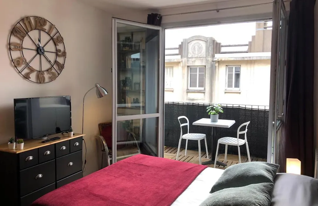 Studio avec balcon&parking gratuit - Tours Gare-1