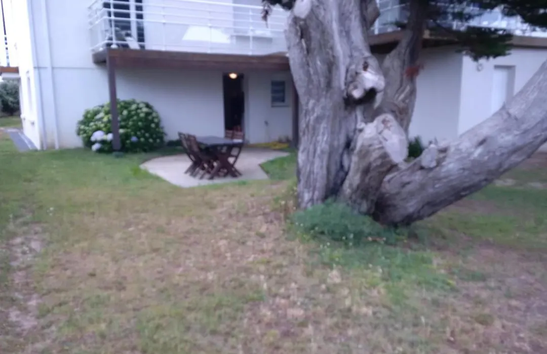 Appart 53 m2 en Rdc maison, jardin, à 50 m plage-1
