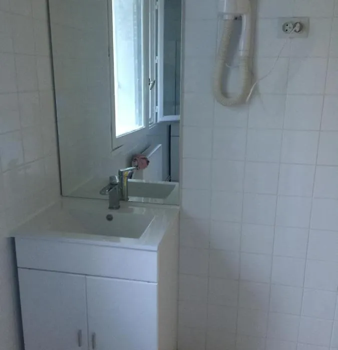 Lori Hostel-1