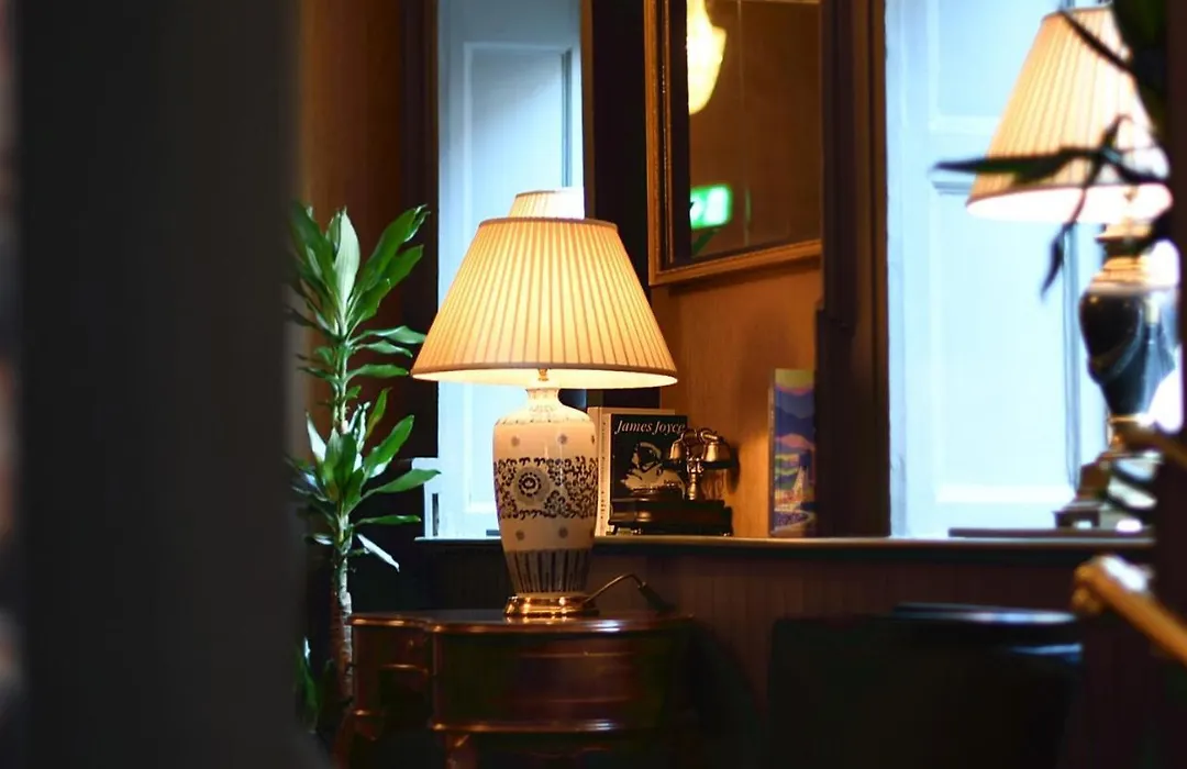 Barry'S Hotel-1