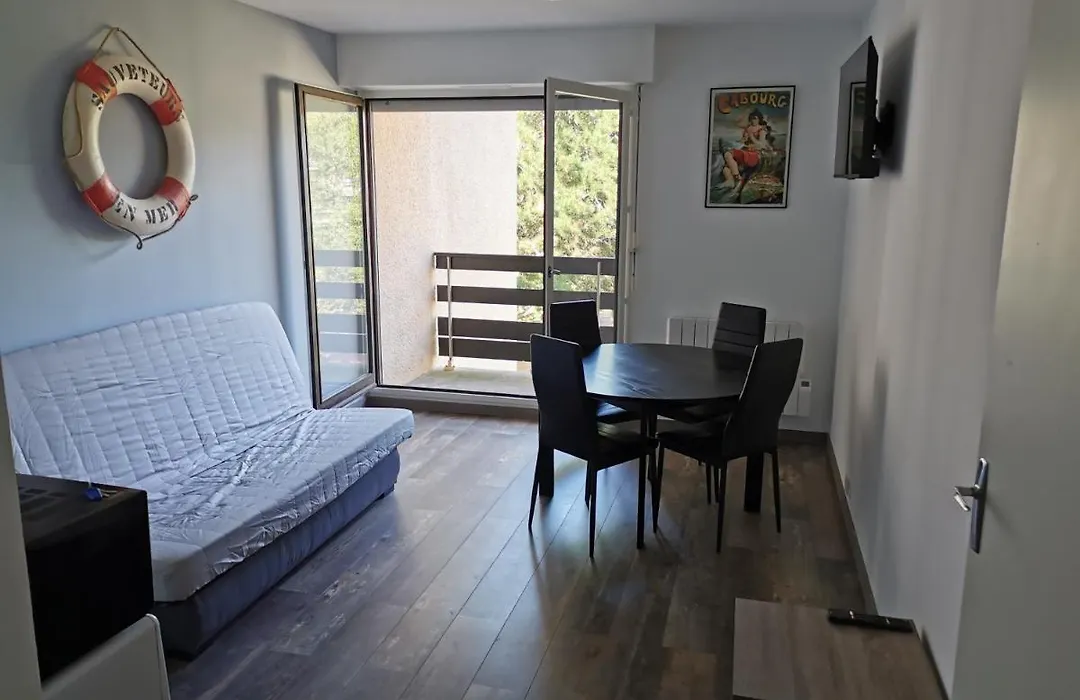 Joli Appartement 2 Pieces 4 Voyageurs Tout Equipe 13 Avenue De La Divette 14390 Cabourg-1