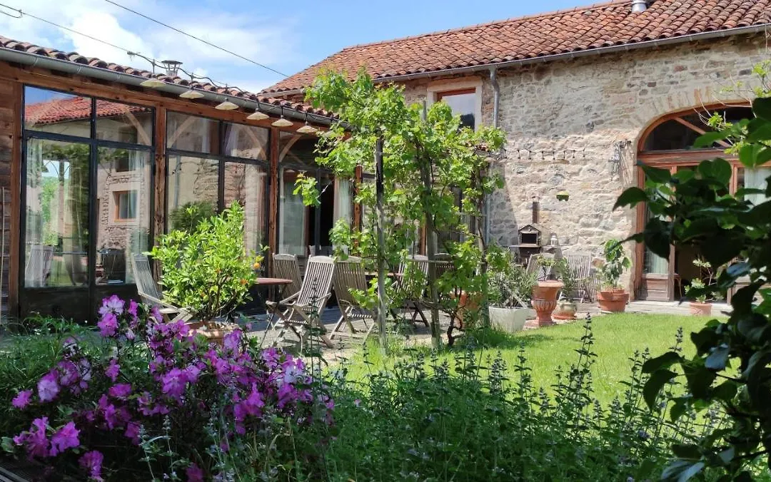 La Pierre Folle Chambres d'Hôtes-1