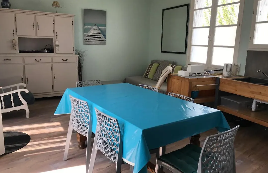 Appartement Rez-De-Chaussee 500 M De La Plage Ste Anne-1