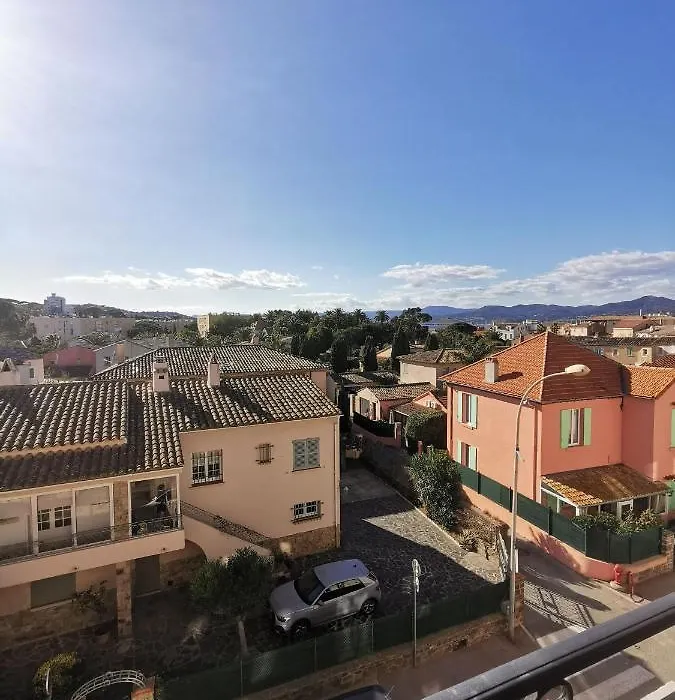 Saint Tropez City Loft-1