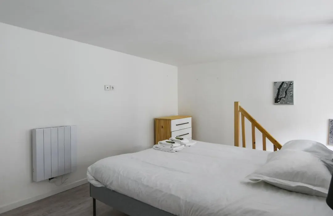Large And Calm Flat In The Heart Of Lille - Welkeys-1