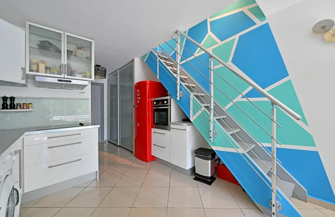 T3 de 45 m2 avec terrasse - Entièrement climatisé - 2 chambres - 400m de la plage - résidence avec piscine-1
