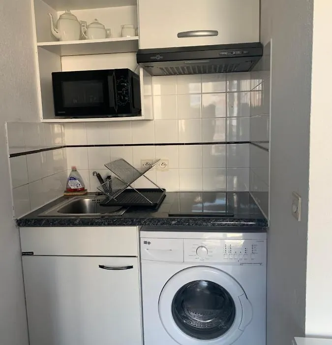 Studio confort port de Frejus-1