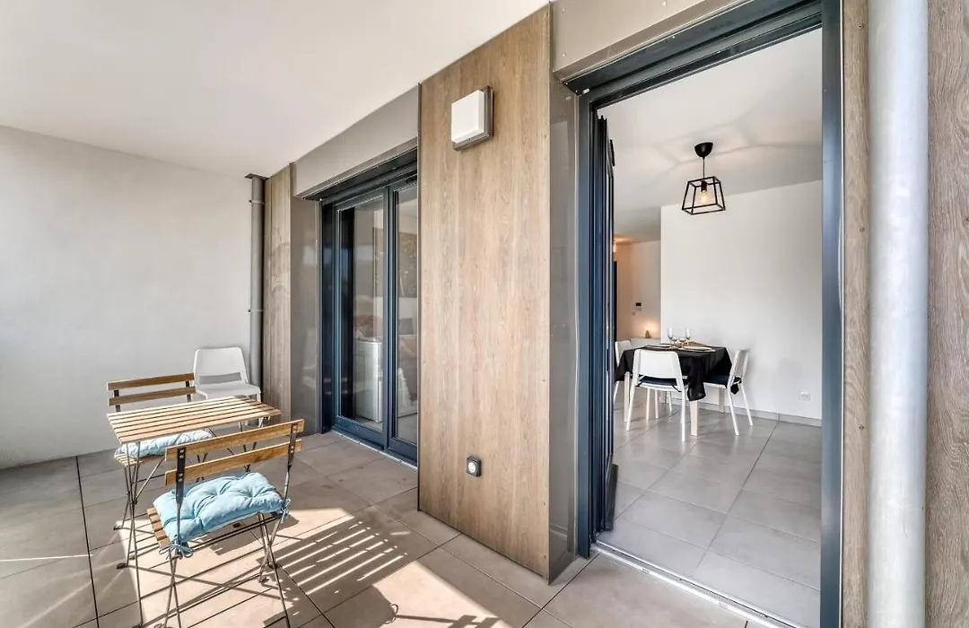 Emergence - Beau T1 pour 2 personnes balcon et garage-1