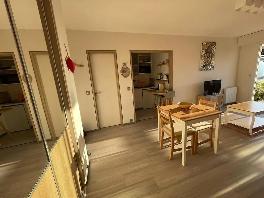 Petit Studio Zen Avec Parking Gratuit Reserve-1