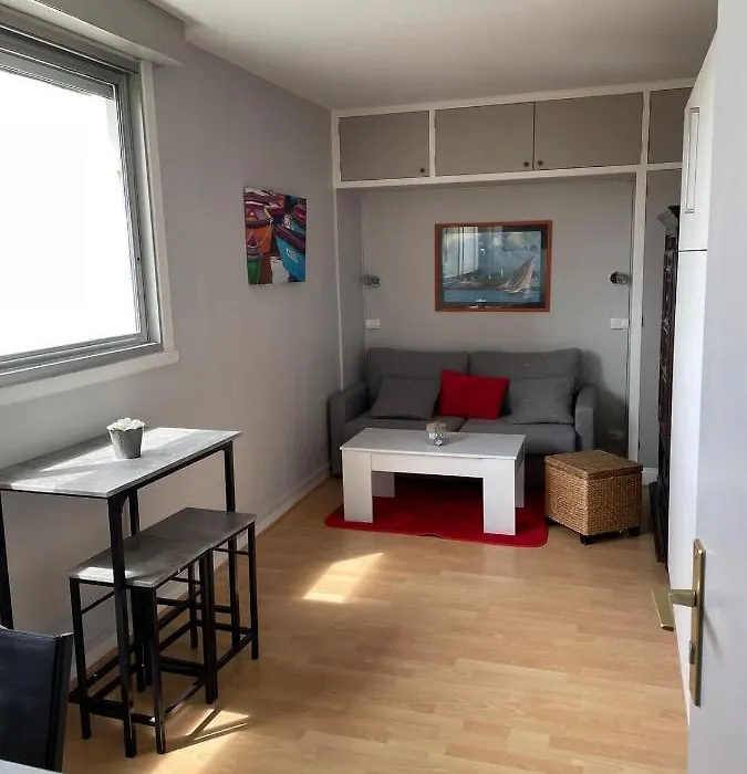 Studio avec parking 100 m départs pour les iles-1
