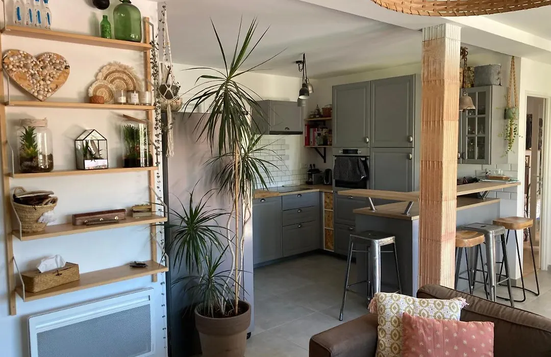 Chambre Dans Maison Avec Piscine-1