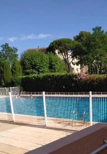 Fréjus, Studio dans résidence avec Piscine-1