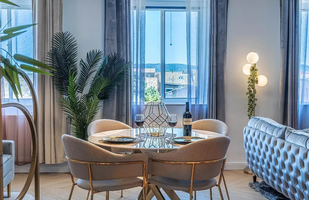 Magnifique loft / spa en face de la cathédrale !-1
