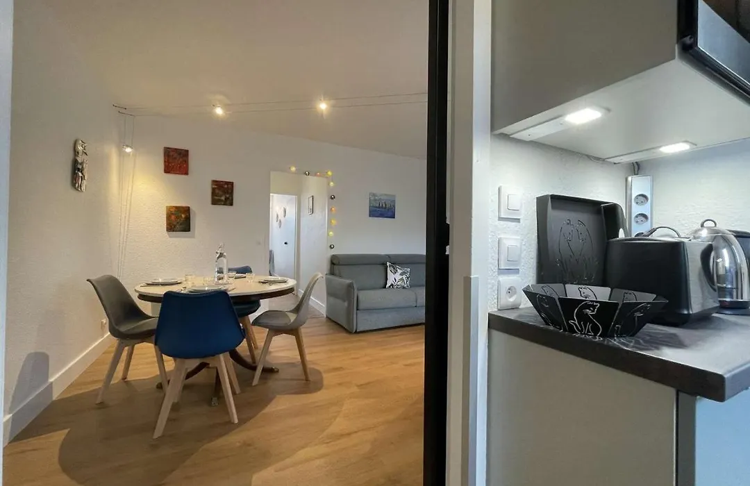Appartement Cosy Avec Terrasse, Piscine Et Proche Plage A La Rochelle - Fr-1-246-627-1