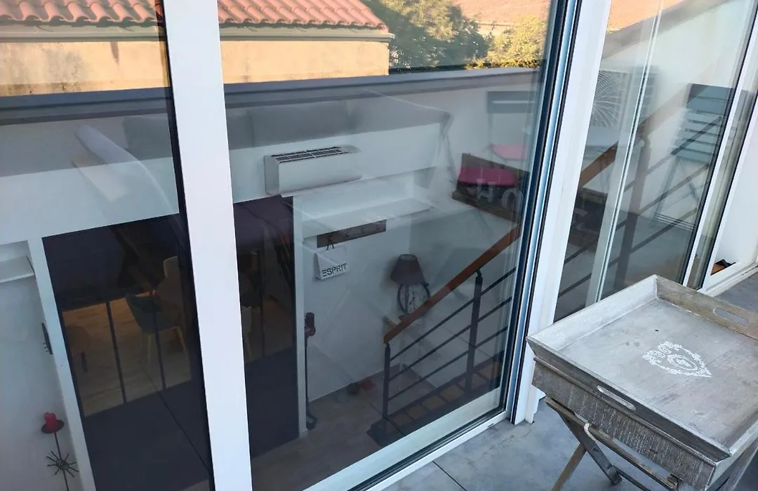 T2 de standing près du port, avec terrasse et clim-1
