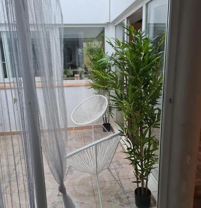 Chambre 2 Chez L'Habitant-1