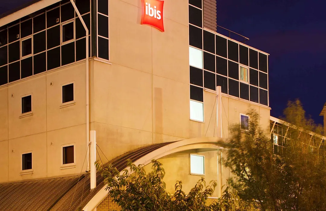 Ibis Cardiff Centre-1