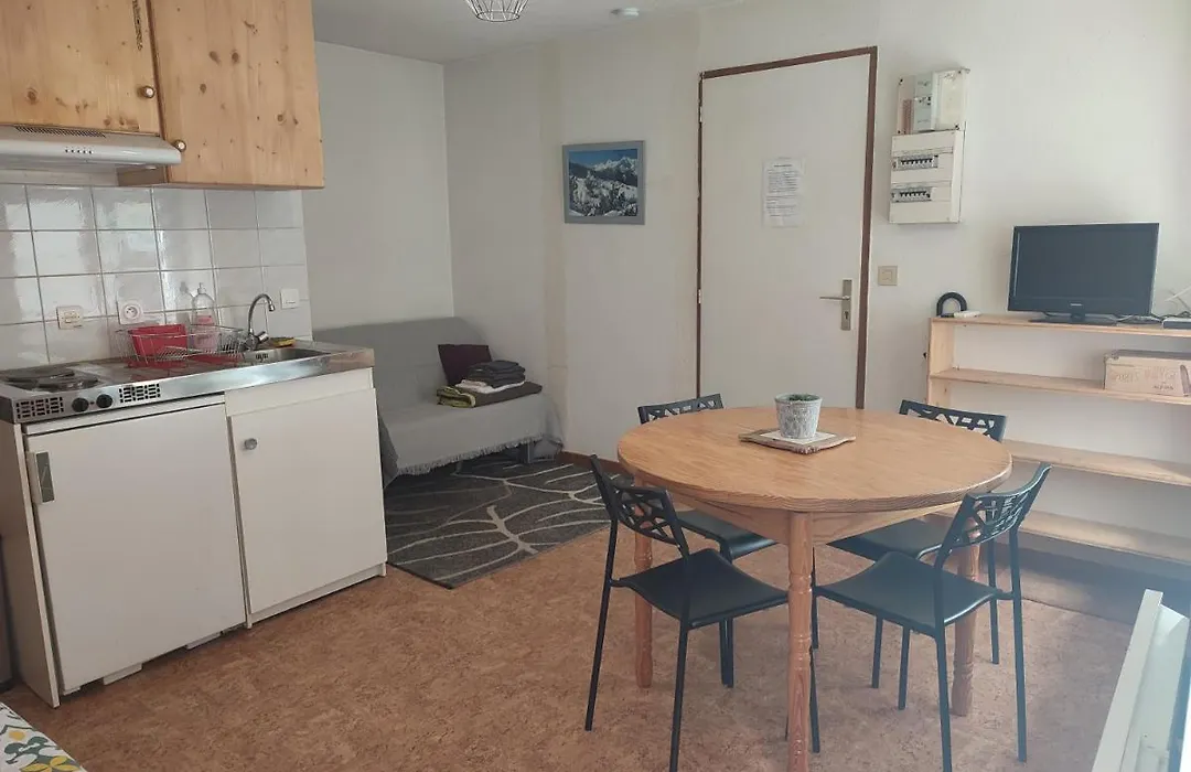 Studio 4 personnes + parking privé-1