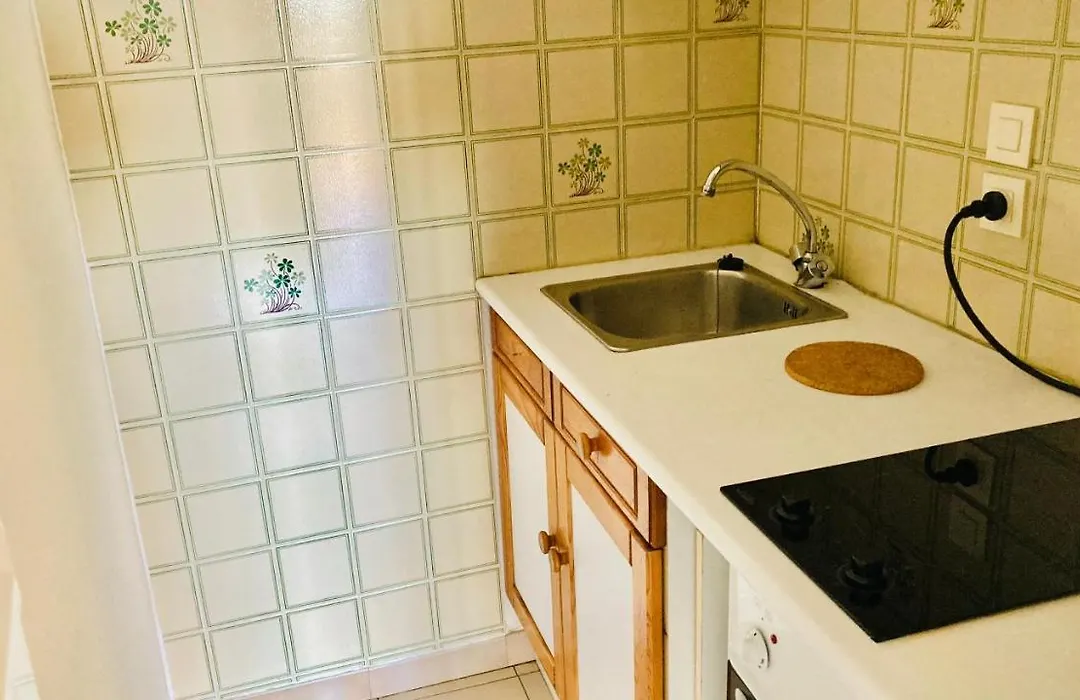 Appartement T2 Dans Une Residence Calme Avec Piscine, Terrain De Tennis, Petanque Et Proche De La Mer-1