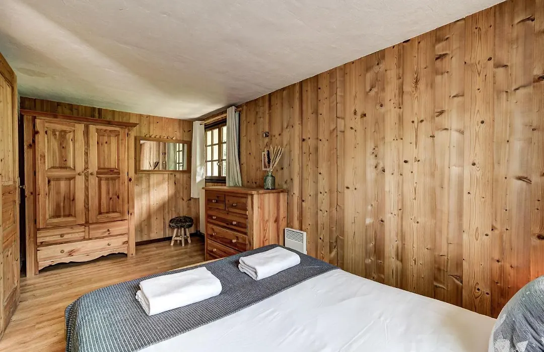 Chalet Trois Bois - Alpes Travel - Les Houches - Sleeps 8-1