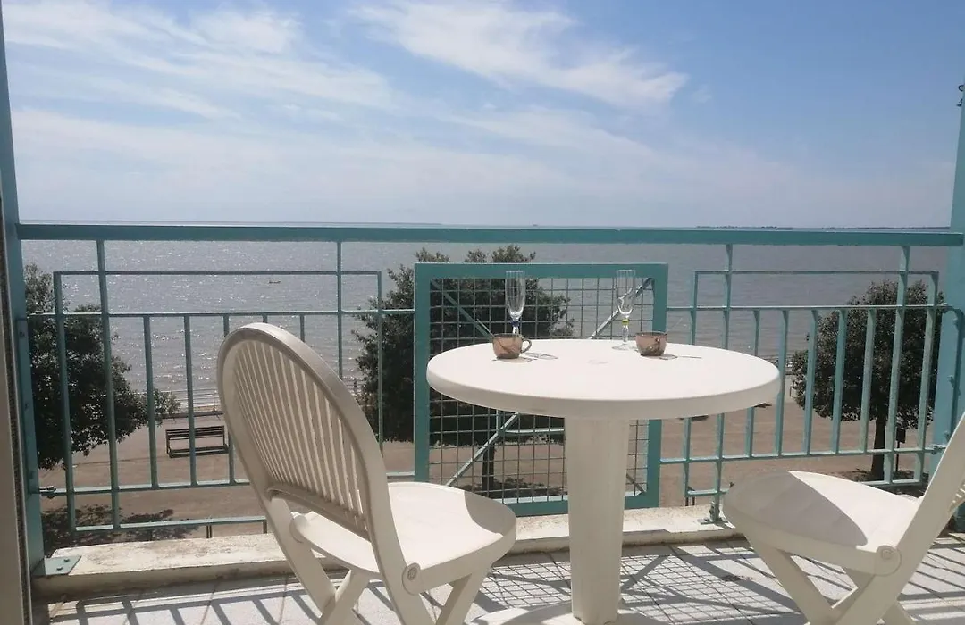 STUDIO avec 2 couchages, proche plage, cuisine équipée, Fouras - FR-1-246B-47-1