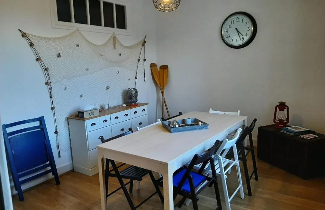 Appartement Lumineux A Hendaye Centre, 2 Chambres, Proche Commerces Et Gare, Wifi Inclus - Fr-1-239-490-1
