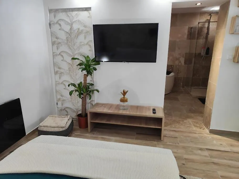 Zin And Cocoon Jaccuzzi-1