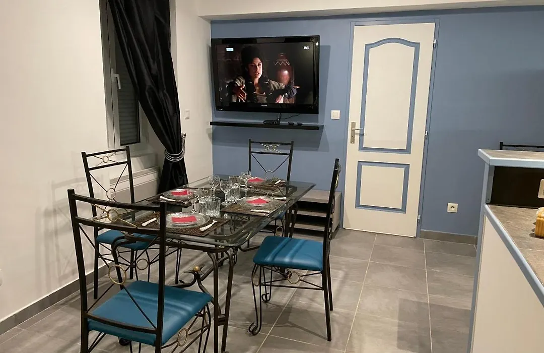 Chez Nous -Parking Gratuit Et Wifi A Vierzon-1