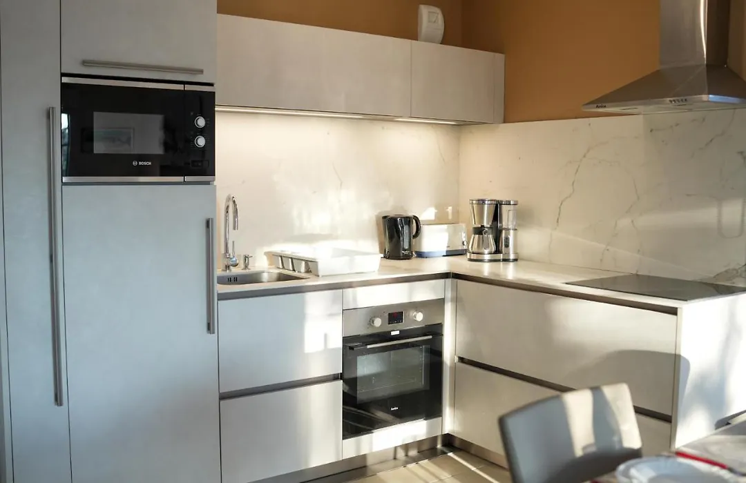 Bel appartement à 50m du port de plaisance-1