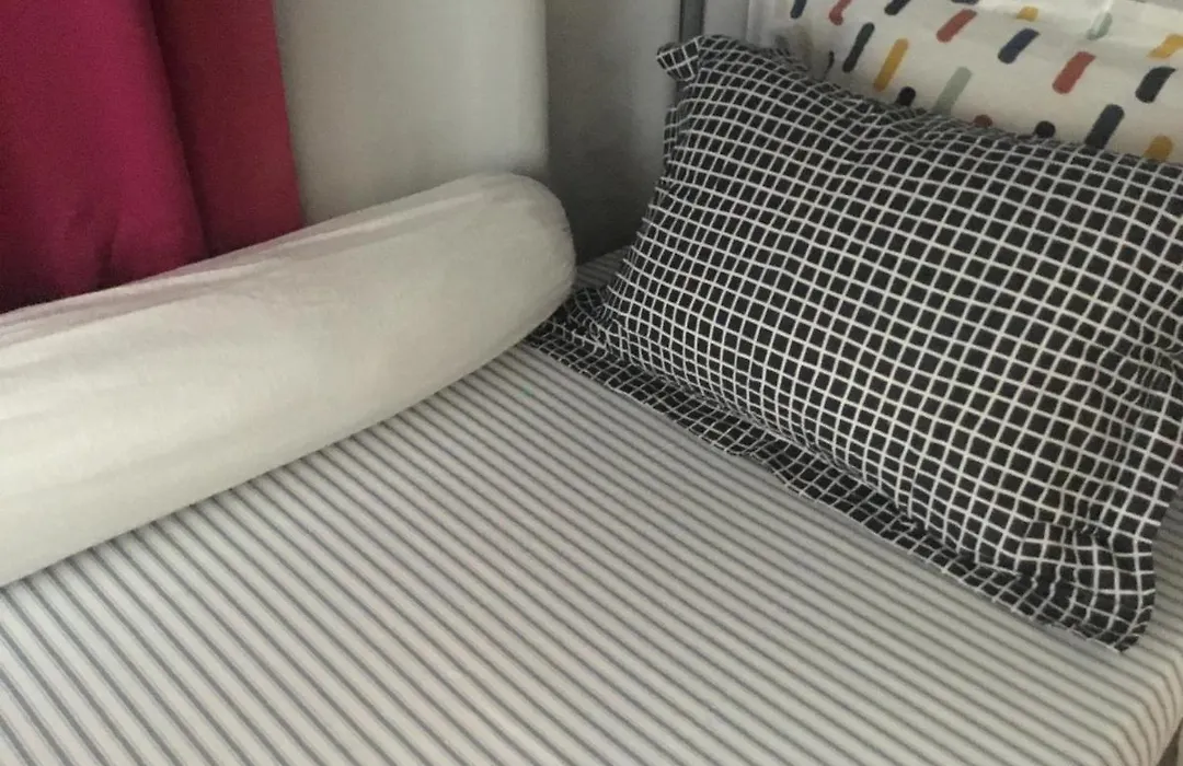 Just For Sleep - Parisian Male Dorm Room -Daily Stays 8Pm To 10Am- Contact Booking Message On The Arrival- Pas D'Appel Phone-1