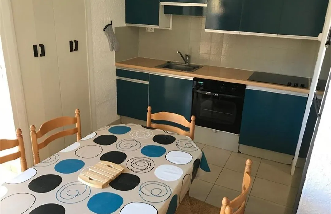 Appartement T2 Mezzanine, 6 couchages, bord de plage, parking privé, proche commerces et Aqualand - FR-1-81-47-1