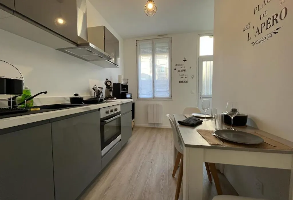 Beau F2 Avec Terrasse D- Proche Gare & Universite - Plage A 10 Min-1