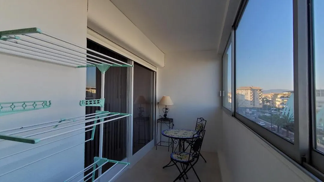 Frejus Plage T1 35m2, climatise, 2 personnes,-1