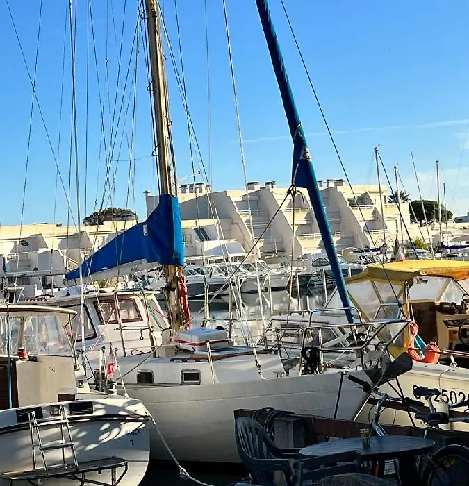 La Croisiere Studio Vue Port Et Marinas-1