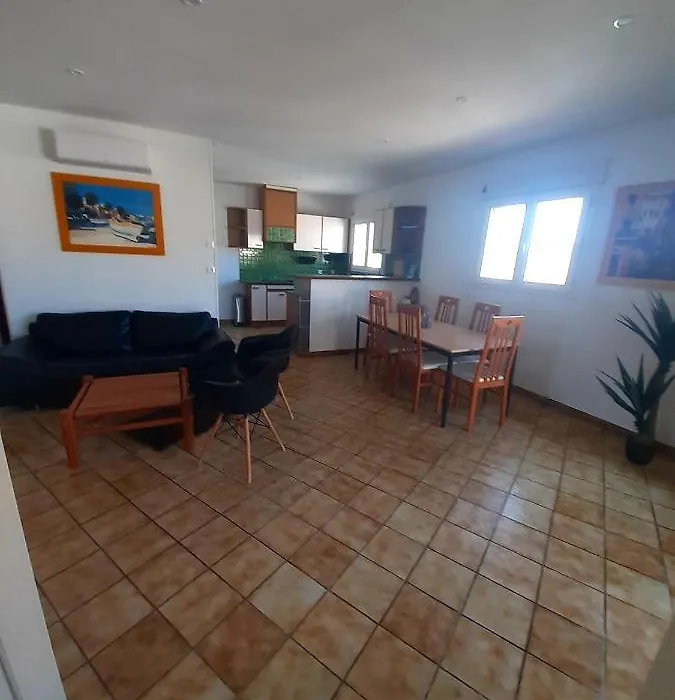 Appartement 70M2 Parking Gratuit, En Centre Ville-1