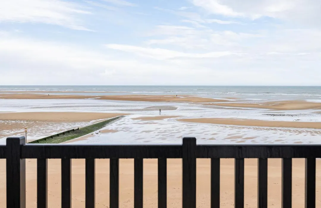 Joli studio avec vue panoramique sur la Mer-1