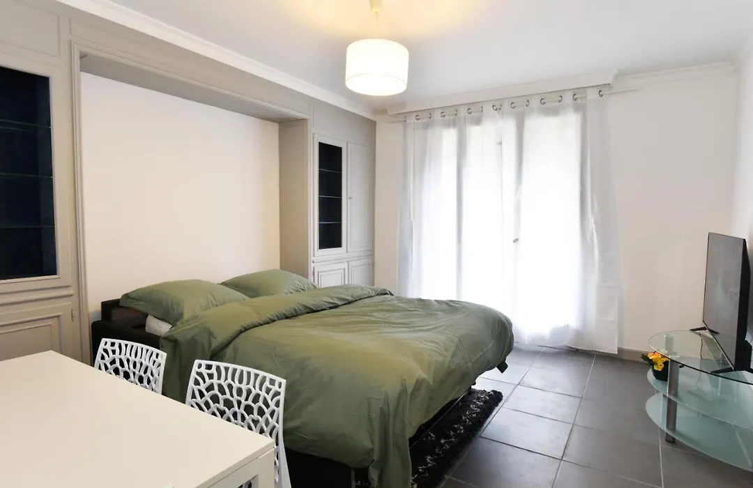 Confortable T2 Avec Parking Prive Au Centre De Brive-1
