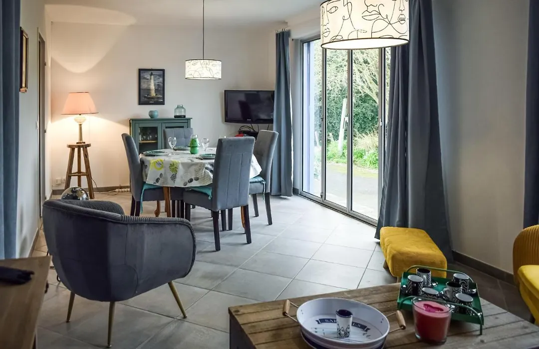 Awesome Home In Paimpol With Kitchen-1