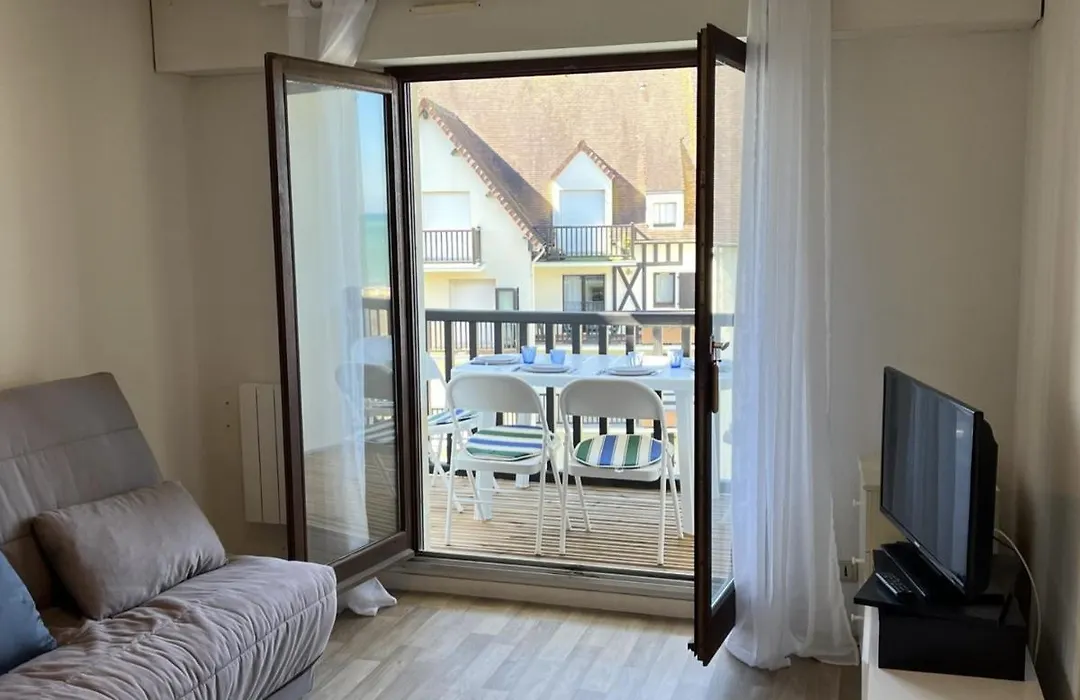 Appartement 2 pièces avec balcon et accès direct plage à Cabourg, animaux admis - FR-1-487-352-1